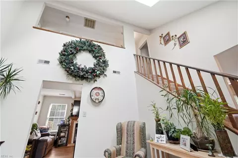 Entry Way - 104 Springdale Way, Hampton, VA 23666 photo 3 of 5