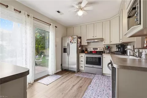 Kitchen - 104 Springdale Way, Hampton, VA 23666 photo 1 of 3