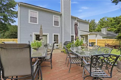 Exterior - 104 Springdale Way, Hampton, VA 23666 photo 7 of 10
