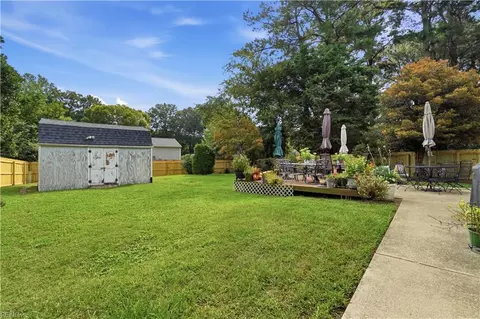 Exterior - 104 Springdale Way, Hampton, VA 23666 photo 6 of 10