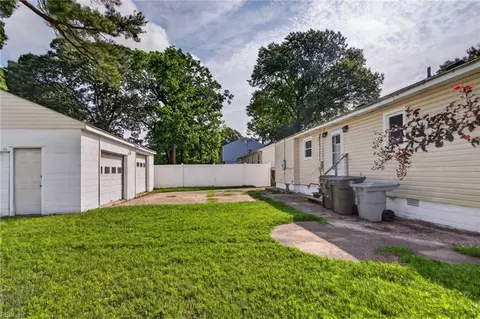 Exterior - 18 Haley Dr, Hampton, VA 23661 photo 3 of 4