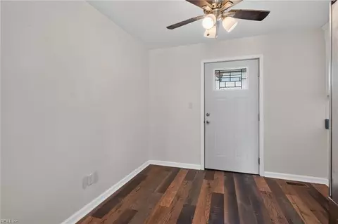 Entry Way - 18 Haley Dr, Hampton, VA 23661 photo 1 of 2