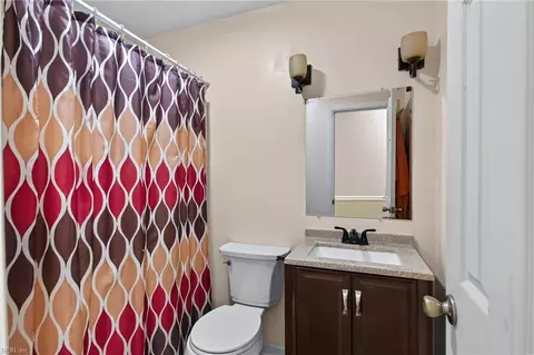 Bath - 18 Haley Dr, Hampton, VA 23661 photo 2 of 2