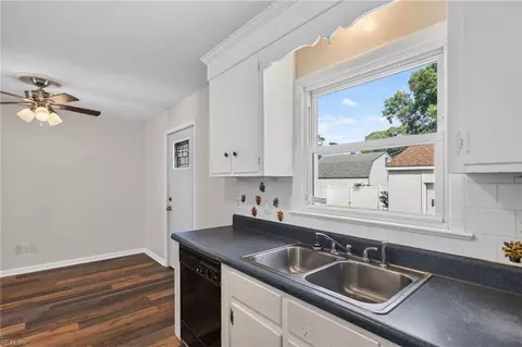 Kitchen - 18 Haley Dr, Hampton, VA 23661 photo 1 of 3