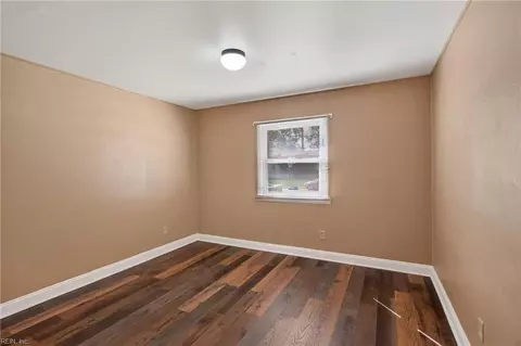 Bedroom - 18 Haley Dr, Hampton, VA 23661 photo 2 of 4