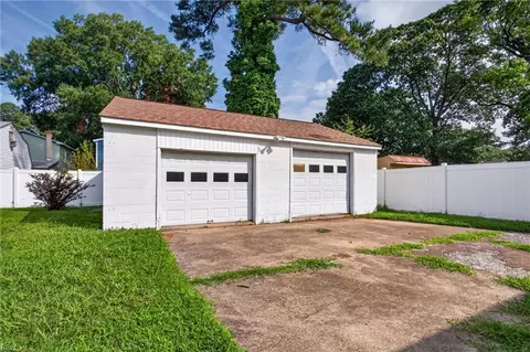 Exterior - 18 Haley Dr, Hampton, VA 23661 photo 2 of 4
