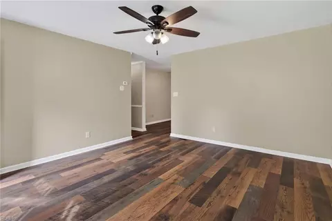 Living - 18 Haley Dr, Hampton, VA 23661 photo 1 of 7