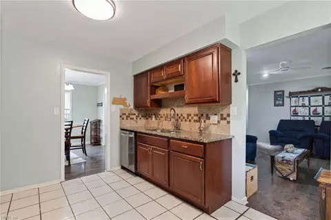 Kitchen - 15 Patriot Cres, Hampton, VA 23666 photo 4 of 4