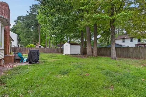 Exterior - 15 Patriot Cres, Hampton, VA 23666 photo 3 of 6