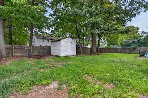 Exterior - 15 Patriot Cres, Hampton, VA 23666 photo 4 of 6