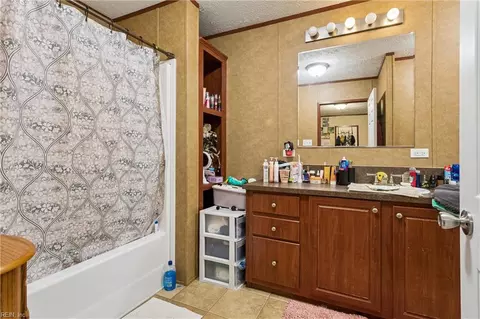 Bath - 6331 Hickory Fork Rd, Gloucester, VA 23061 photo 2 of 4