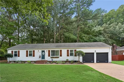 90 Rowe Dr, Poquoson, VA 23662