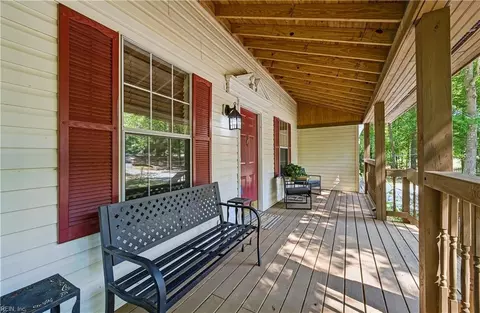 Exterior - 7133 Brendan Ct, Gloucester, VA 23061 photo 4 of 9