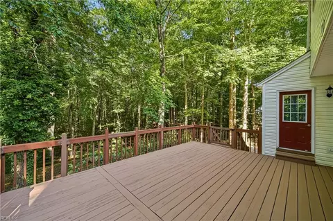Exterior - 7133 Brendan Ct, Gloucester, VA 23061 photo 6 of 9
