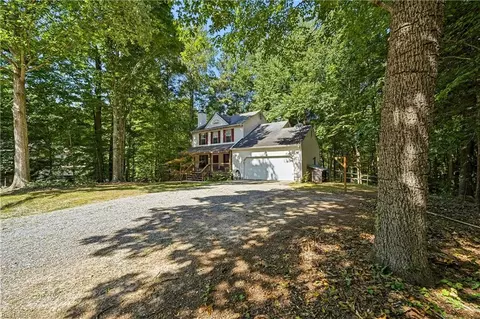 Exterior - 7133 Brendan Ct, Gloucester, VA 23061 photo 2 of 9