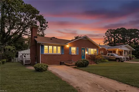 Exterior - 508 Middleboro Ter, Hampton, VA 23661 photo 2 of 11
