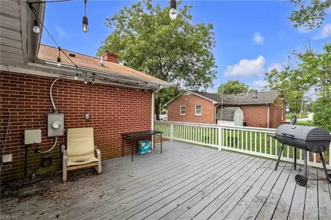 Exterior - 508 Middleboro Ter, Hampton, VA 23661 photo 9 of 11