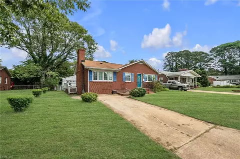 Exterior - 508 Middleboro Ter, Hampton, VA 23661 photo 4 of 11