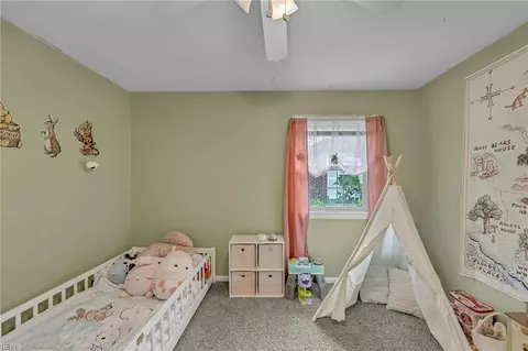 Bedroom - 508 Middleboro Ter, Hampton, VA 23661 photo 2 of 8