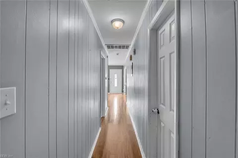 Entry Way - 508 Middleboro Ter, Hampton, VA 23661 photo 3 of 3