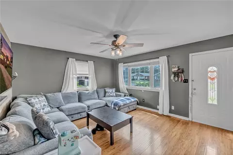 Living - 508 Middleboro Ter, Hampton, VA 23661 photo 1 of 4