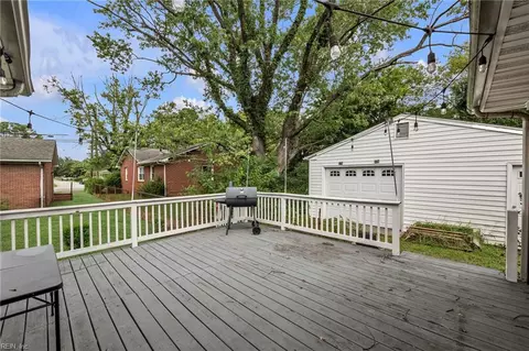 Exterior - 508 Middleboro Ter, Hampton, VA 23661 photo 8 of 11