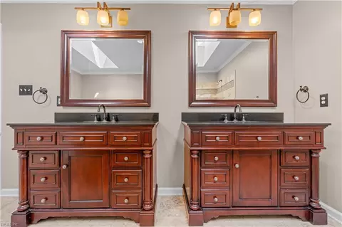 Bath - 7492 Devon Lane, Manassas, VA 20112 photo 3 of 4
