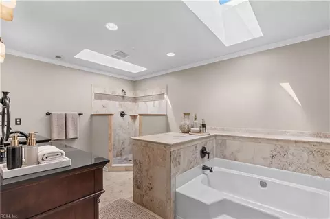 Bath - 7492 Devon Lane, Manassas, VA 20112 photo 1 of 4