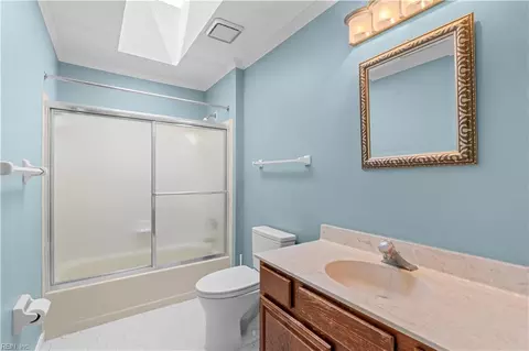 Bath - 7492 Devon Lane, Manassas, VA 20112 photo 4 of 4