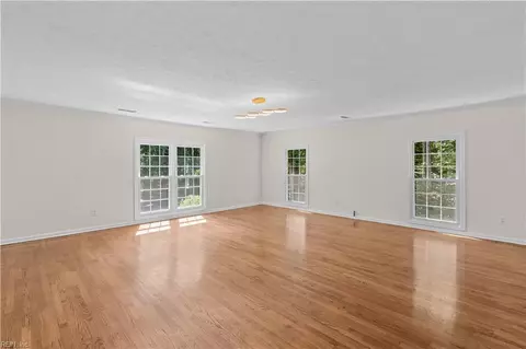 Living - 7492 Devon Lane, Manassas, VA 20112 photo 6 of 7
