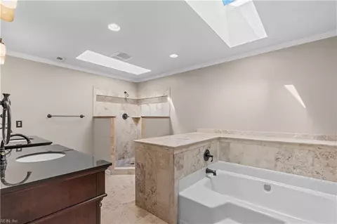 Bath - 7492 Devon Lane, Manassas, VA 20112 photo 2 of 4