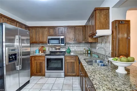 Kitchen - 2532 Lanier St, Chesapeake, VA 23324 photo 3 of 6