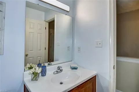 Bath - 2532 Lanier St, Chesapeake, VA 23324 photo 4 of 8
