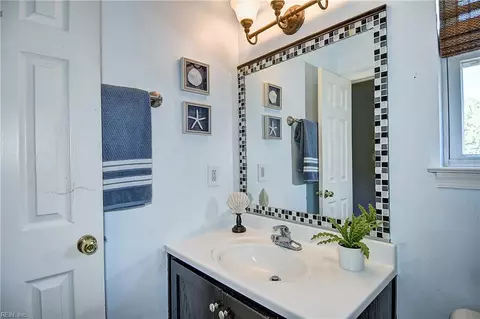 Bath - 2532 Lanier St, Chesapeake, VA 23324 photo 6 of 8