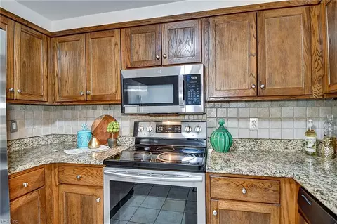 Kitchen - 2532 Lanier St, Chesapeake, VA 23324 photo 6 of 6