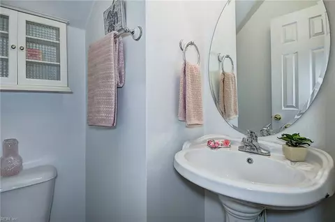 Bath - 2532 Lanier St, Chesapeake, VA 23324 photo 8 of 8