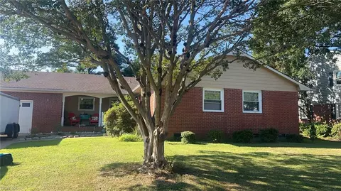 2225 Laurel Cove Dr, Virginia Beach, VA 23454