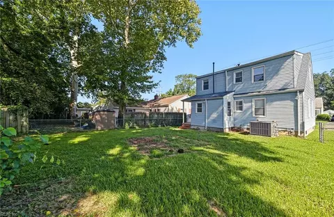 Exterior - 607 Lee St, Hampton, VA 23669 photo 5 of 5
