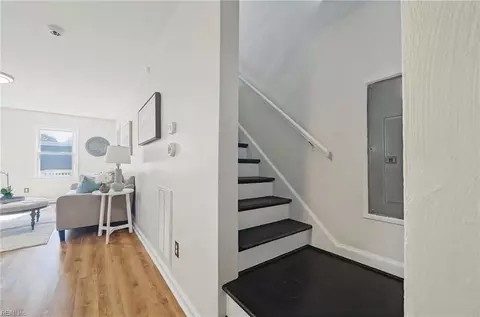 Entry Way - 607 Lee St, Hampton, VA 23669 photo 2 of 2
