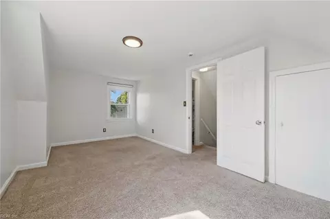 Bedroom - 607 Lee St, Hampton, VA 23669 photo 4 of 7