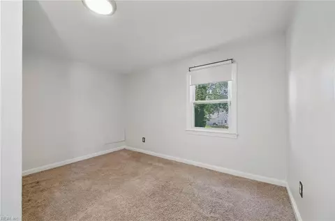 Bedroom - 607 Lee St, Hampton, VA 23669 photo 6 of 7