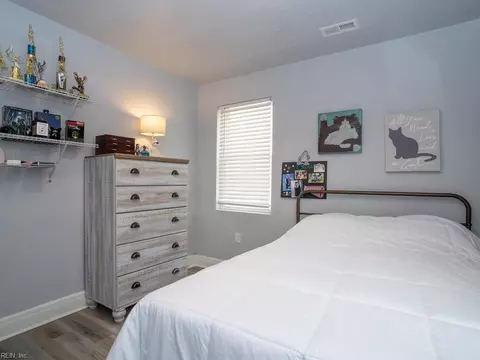 Bedroom - 39 W Sunset Rd, Hampton, VA 23669 photo 7 of 8