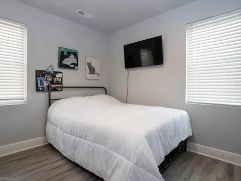 Bedroom - 39 W Sunset Rd, Hampton, VA 23669 photo 6 of 8