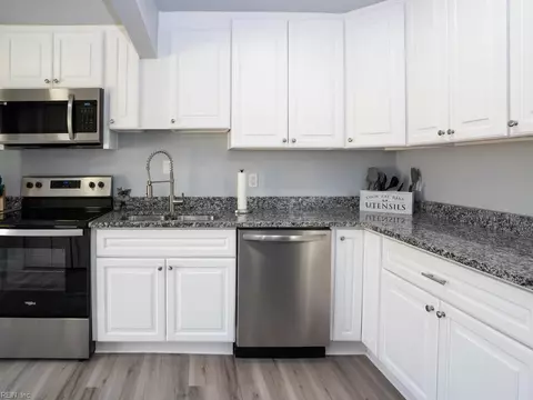 Kitchen - 39 W Sunset Rd, Hampton, VA 23669 photo 2 of 3