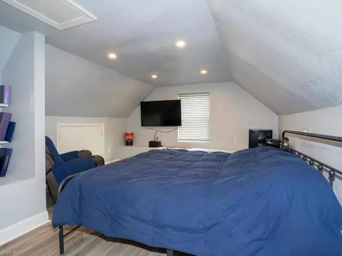 Bedroom - 39 W Sunset Rd, Hampton, VA 23669 photo 4 of 8
