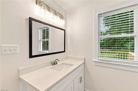 Bath - 112 Buckroe Ave, Hampton, VA 23664 photo 3 of 3