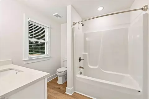 Bath - 112 Buckroe Ave, Hampton, VA 23664 photo 2 of 3