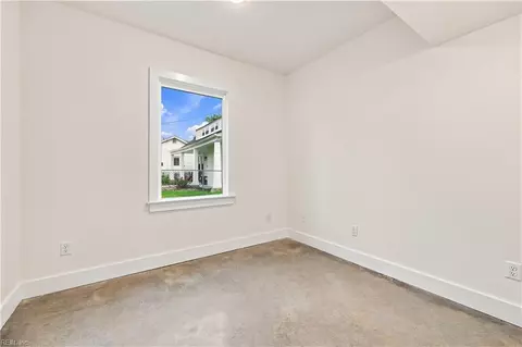 Bedroom - 112 Buckroe Ave, Hampton, VA 23664 photo 1 of 10
