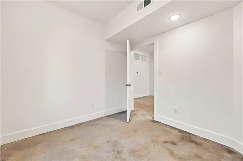 Bedroom - 112 Buckroe Ave, Hampton, VA 23664 photo 2 of 10