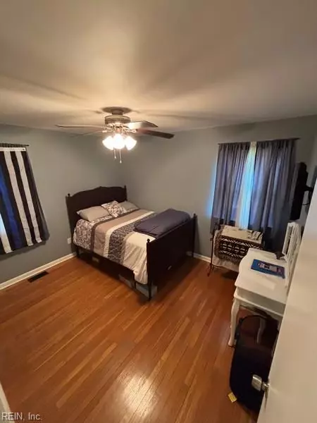 Bedroom - 132 Fort Worth St, Hampton, VA 23669 photo 2 of 4